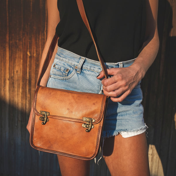 UNISEX MESSENGER BAG
